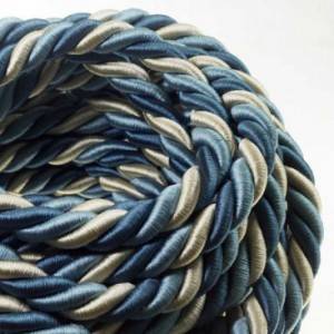 Corde 2XL, câble électrique 3x0,75. Revêtement en tissu lucide Bernadotte. Diamètre 24mm.