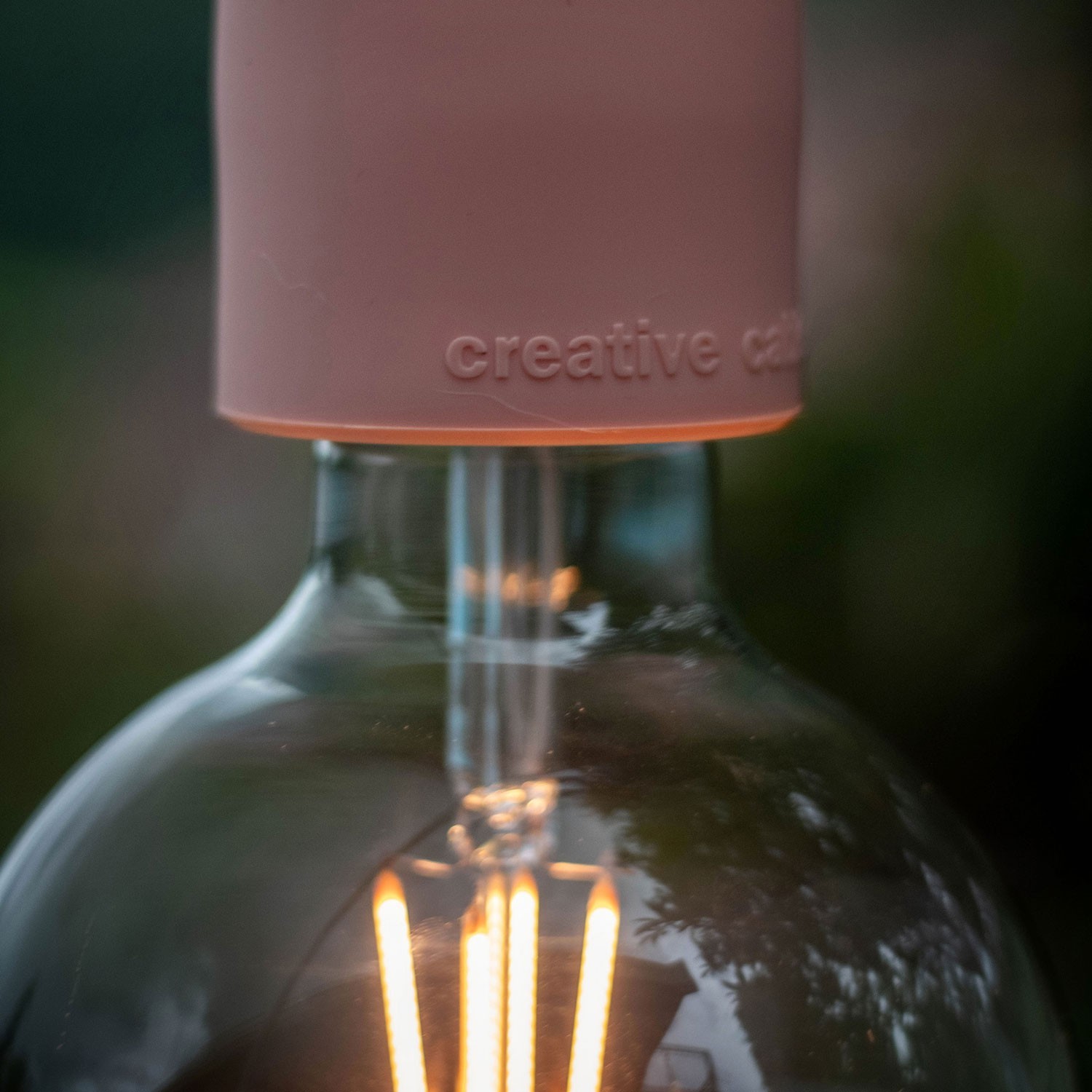 EIVA PASTEL Suspension d'extérieur avec câble textile, décentreur, rosace et douille en silicone étanche IP65