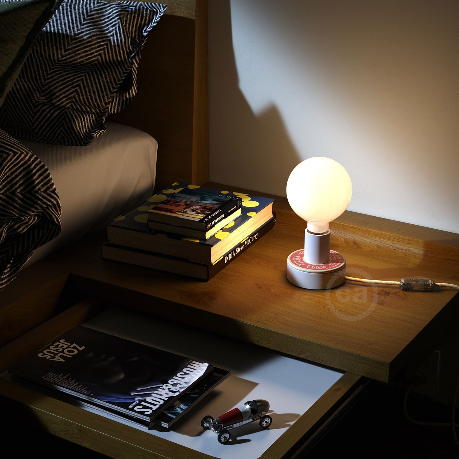 MINI-UFO-Posaluce aus Holz mit doppelseitigen PALLE DA LETTURA, komplett mit Textilkabel, Schalter und 2-poligem Stecker