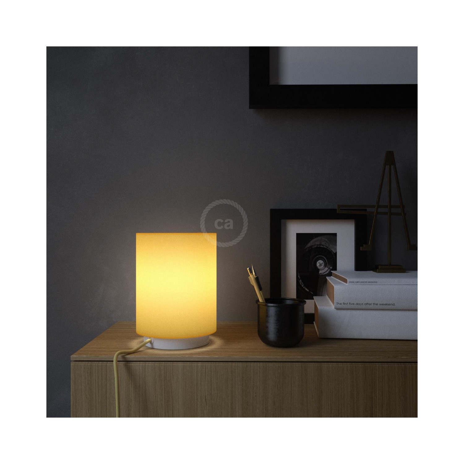 Lampe Posaluce en métal avec abat-jour Cilindro jaune vif, fournie avec câble textile, interrupteur et prise bipolaire