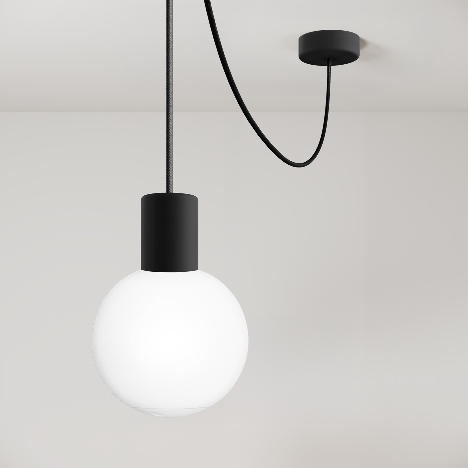Lampe d'extérieur suspendue EIVA IP65 avec abat-jour incassable Unbreak-a-Ball