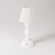 Lampada portatile ricaricabile Cabless14 con lampadina a goccia e paralume