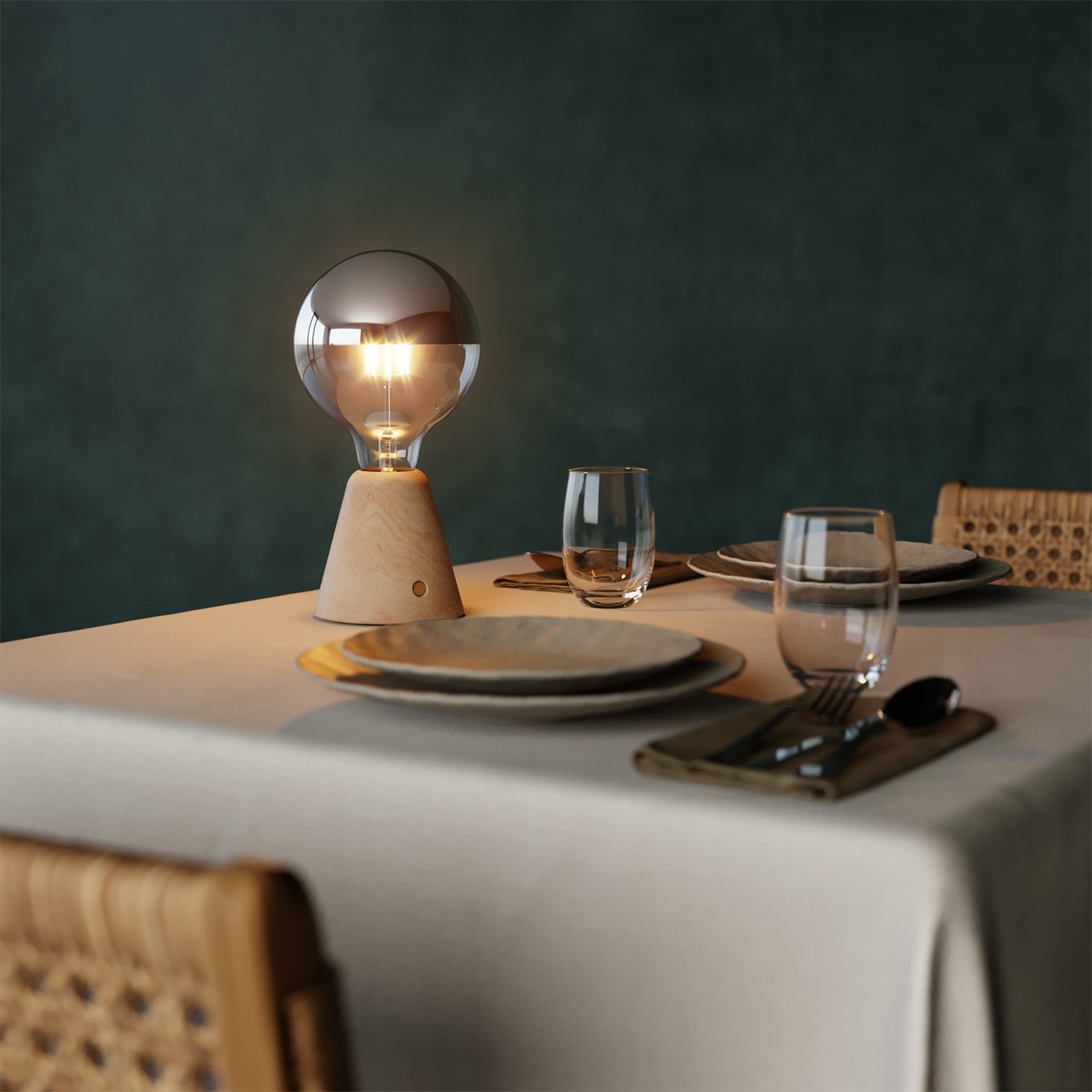 Lampe portative LED rechargeable Cabless01 avec ampoule globo demi-sphère argent