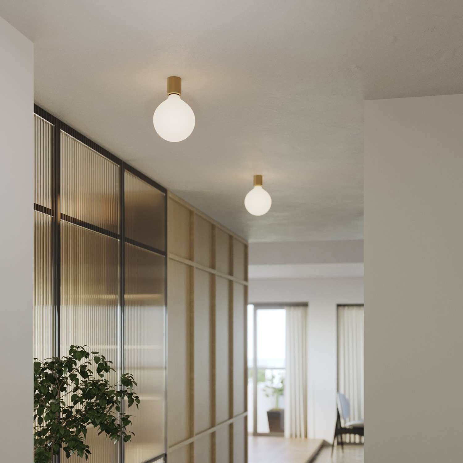Wandleuchte aus Metall mit Globuslampe in Porzellanoptik