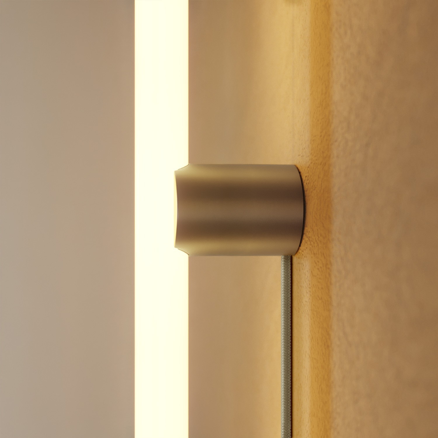 Lampe mit Stecker, Metallfinish und linearer LED S14d-Lampe