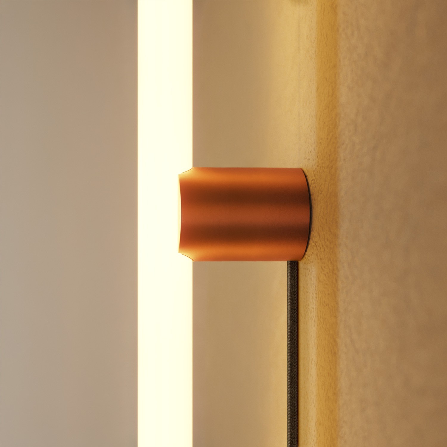 Lampe mit Stecker, Metallfinish und linearer LED S14d-Lampe
