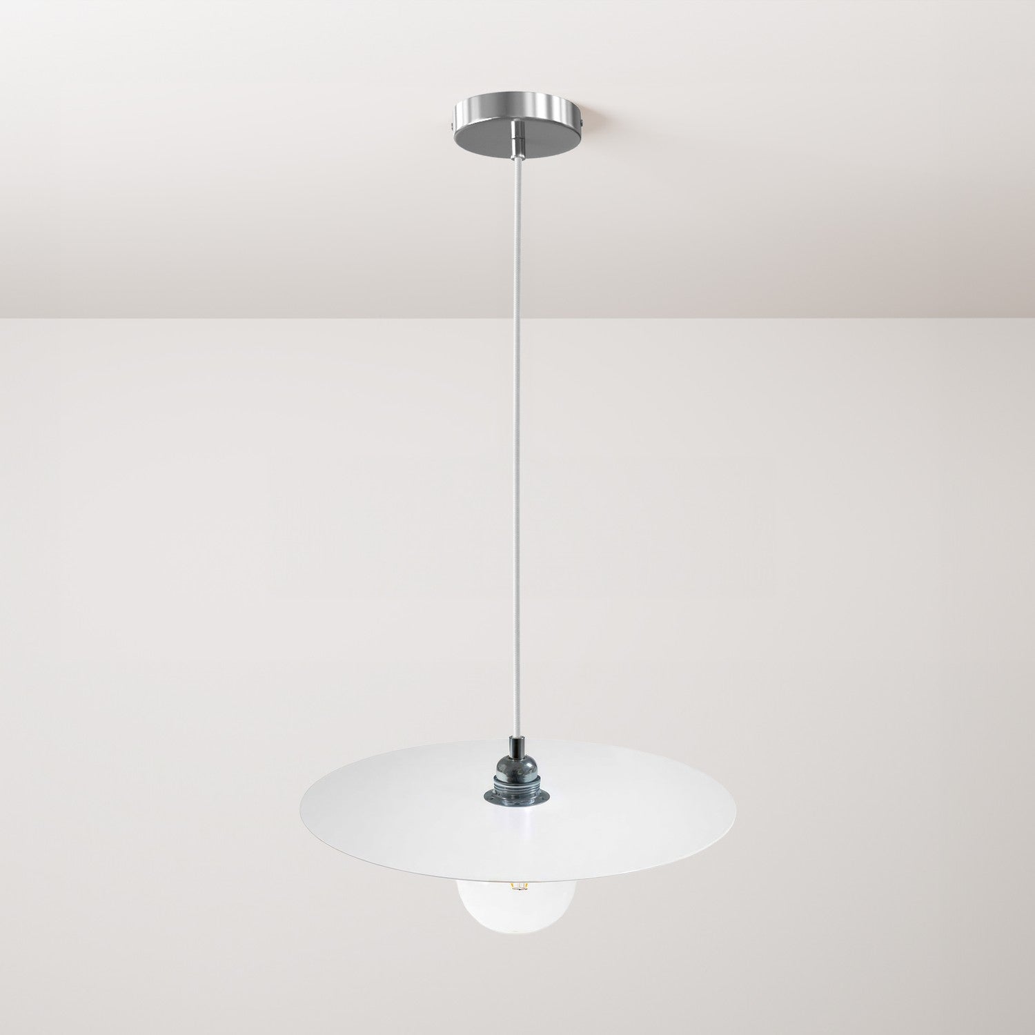 Lampada a sospensione completa di cavo tessile, paralume oversize Ellepi e finiture in metallo - Bianco