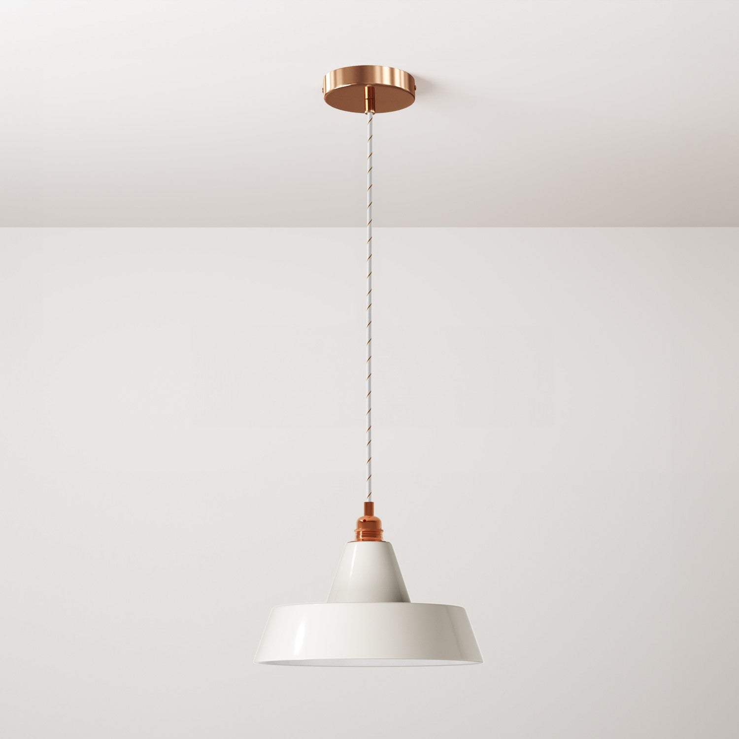 Lampada a sospensione completa di cavo tessile, paralume in ceramica Industriale e finiture in metallo - Bianco lucido