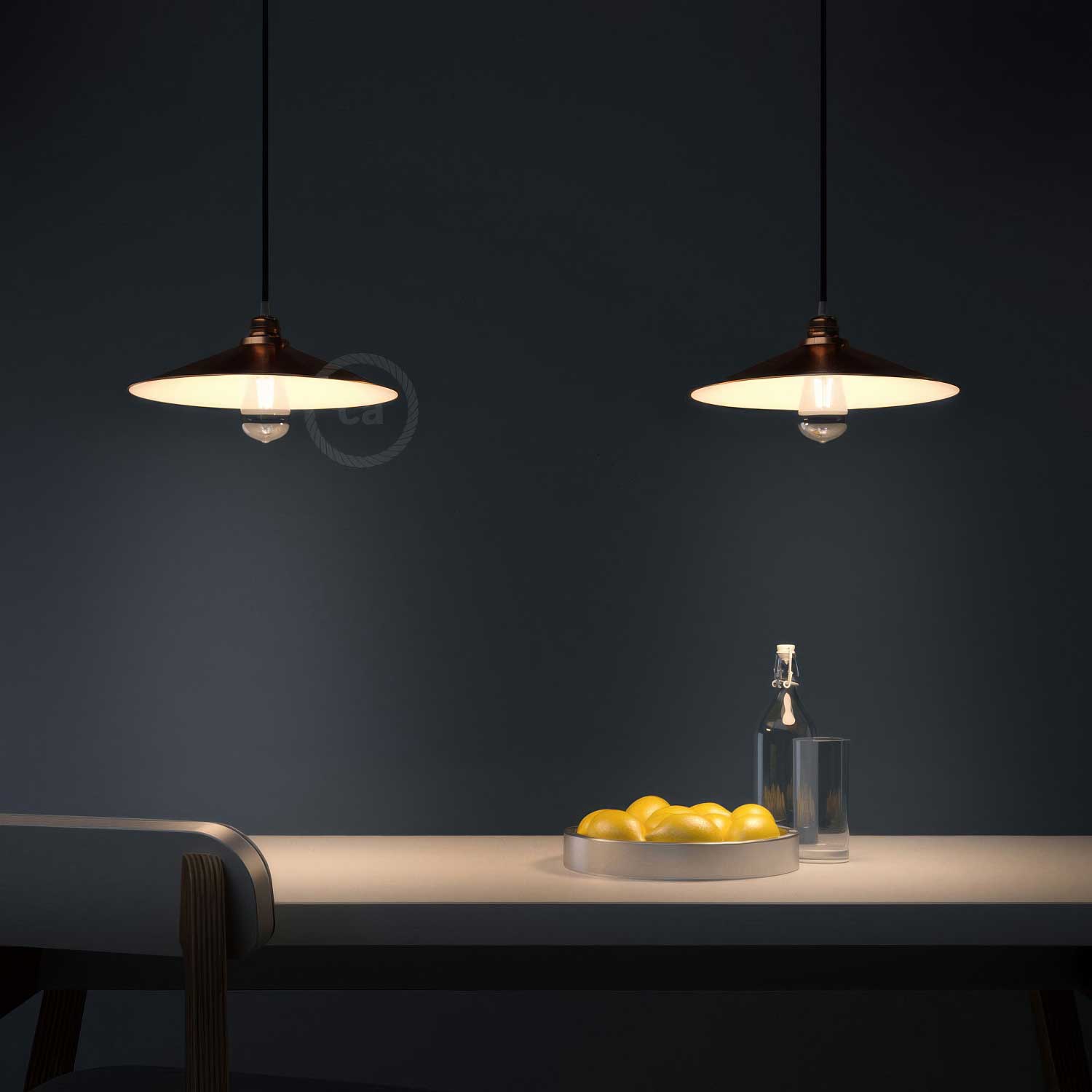 Lampada a sospensione completa di cavo tessile, paralume Swing e finiture in metallo - Rame