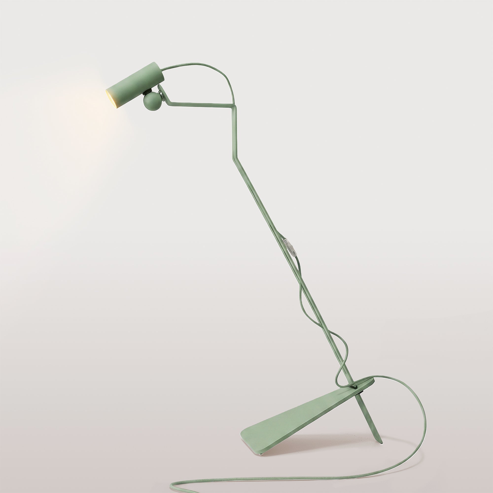 Lampada da terra inclinabile con faretto magnetico orientabile - Mario Tubo - Verde