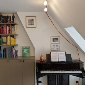 Renovierung einer Dachgeschosswohnung in Paris: Wie man den Raum optimal nutzt