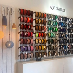 Viaggio nel franchising Creative Cables: luce, arte e creatività illuminano Treviso con Enrico Corradini